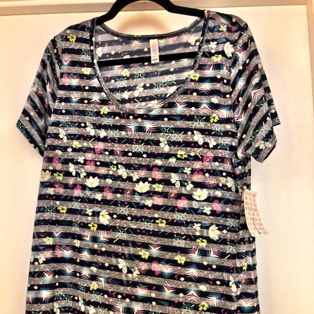 LuLaRoe classic tee brand new with tags large